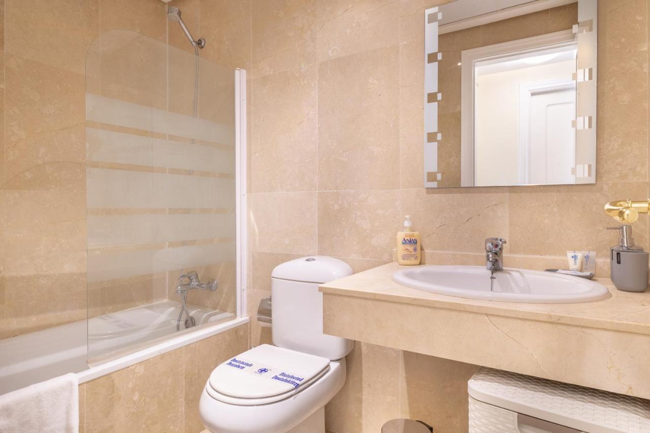 2261-Superb Apt On The Beach, On Duquesa Harbour Manilva Esterno foto