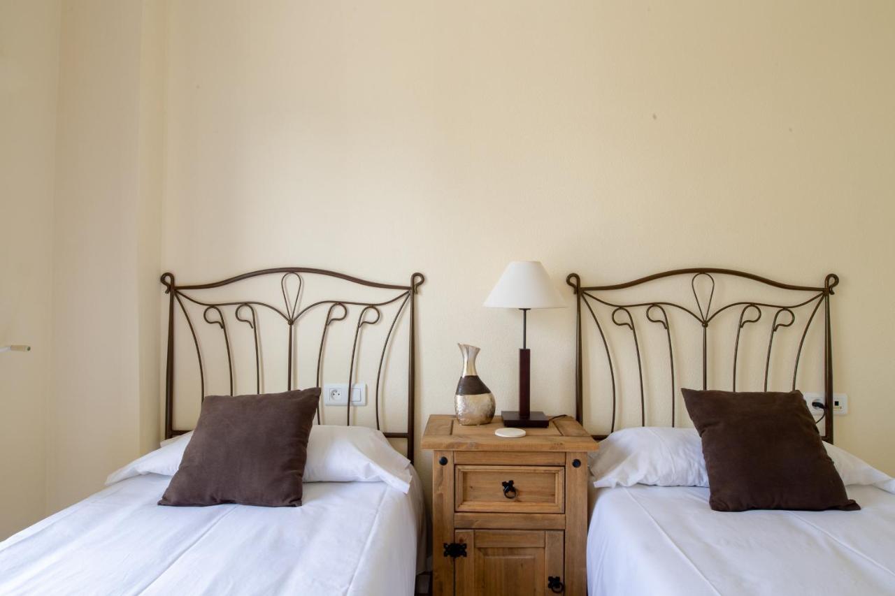 2261-Superb Apt On The Beach, On Duquesa Harbour Manilva Esterno foto