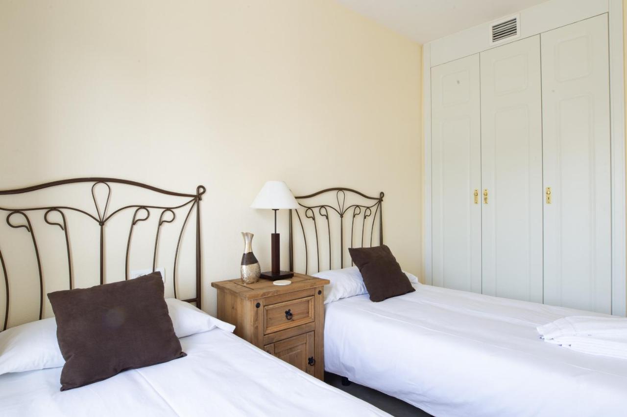 2261-Superb Apt On The Beach, On Duquesa Harbour Manilva Esterno foto
